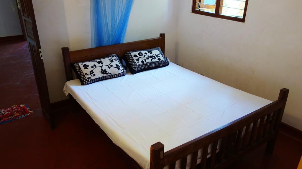 Hotel Little White House Trincomalee Exterior foto