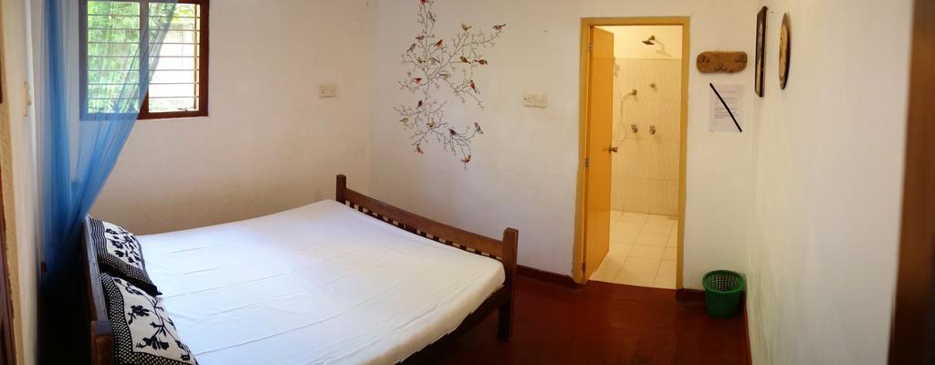 Hotel Little White House Trincomalee Exterior foto